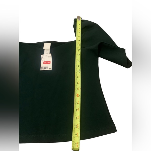 H&M Women’s Bell Sleeve Crop Blouse Size L Sweetheart Neck Emerald gently used - Picture 4 of 7